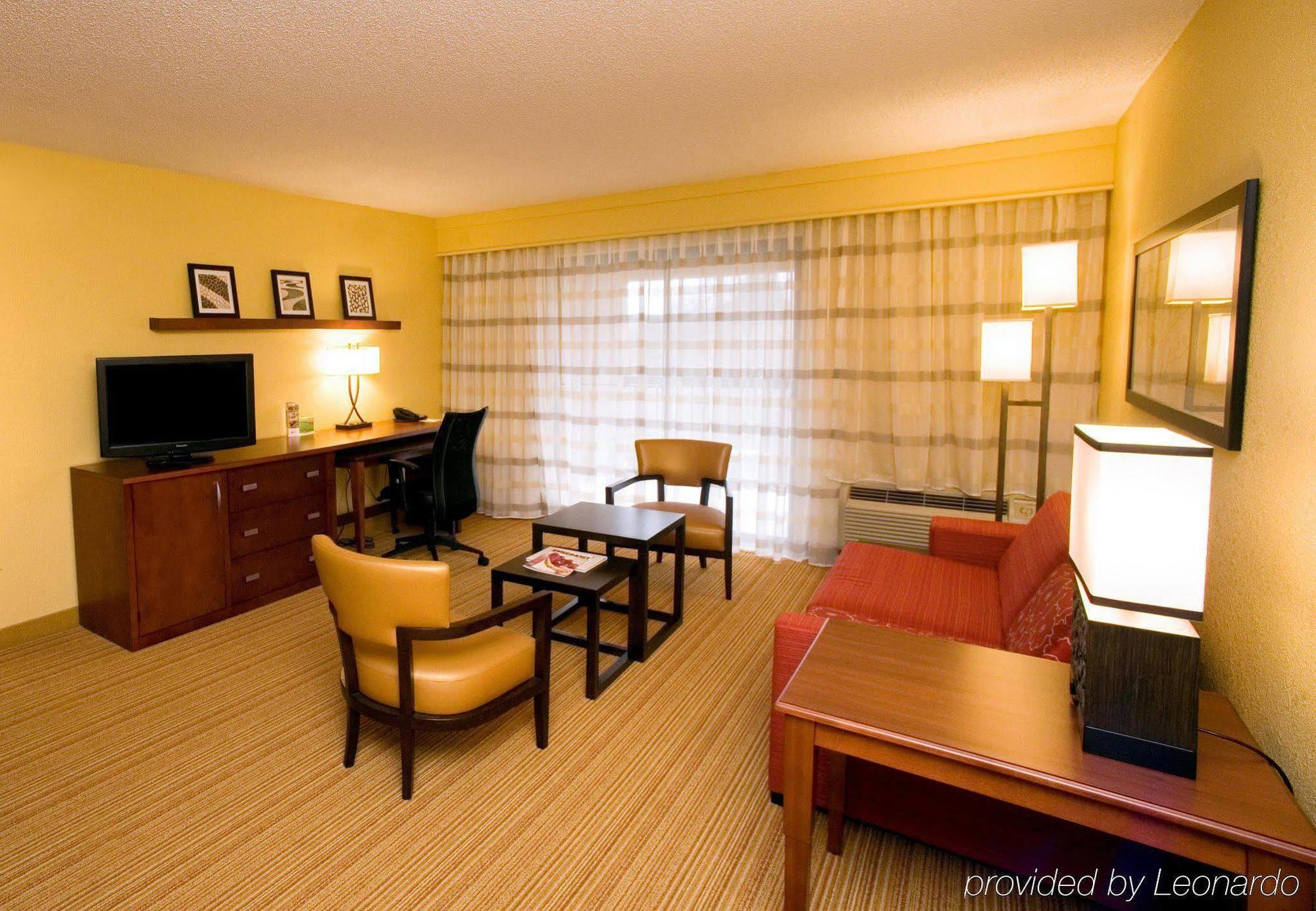 Courtyard Lexington South/Hamburg Place Dış mekan fotoğraf